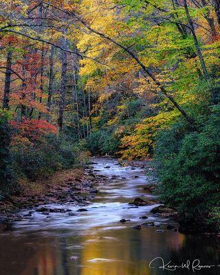 Like looking at a painting. Except you're in it. 🍂

📷: masters_peace_photography
.
.
.
#HighlandsNC #HeightofHappiness #VisitHighlandsNC #CullasajaGorge