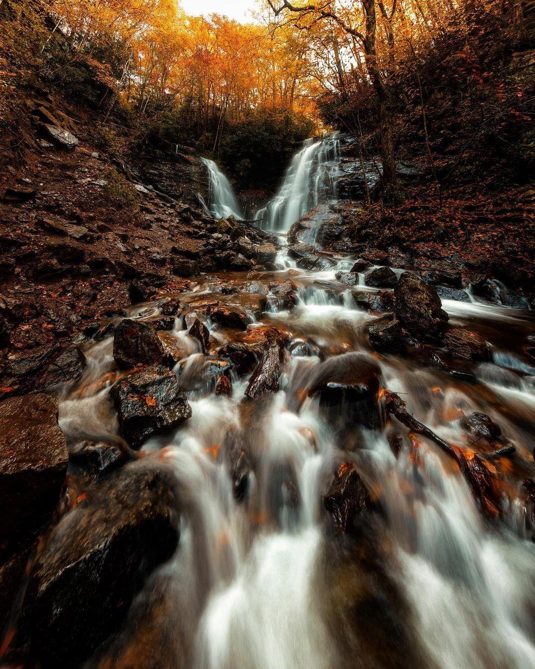 🍂Fall🍂ing for these #HighlandsNC falls.

📸: @jpotterphoto
.
.
#VisitHighlandsNC #HeightOfHappiness #NorthCarolina #instagood #HighlandsNC #NCMountains #northcarolina #visitnc #discoverthecarolinas