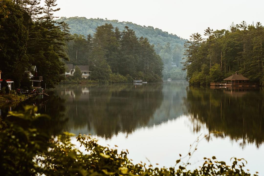 Saturday reflections 🌳
.
.
#VisitHighlandsNC #HeightOfHappiness #NorthCarolina #instagood #HighlandsNC #NCMountains #northcarolina #visitnc #discoverthecarolinas
