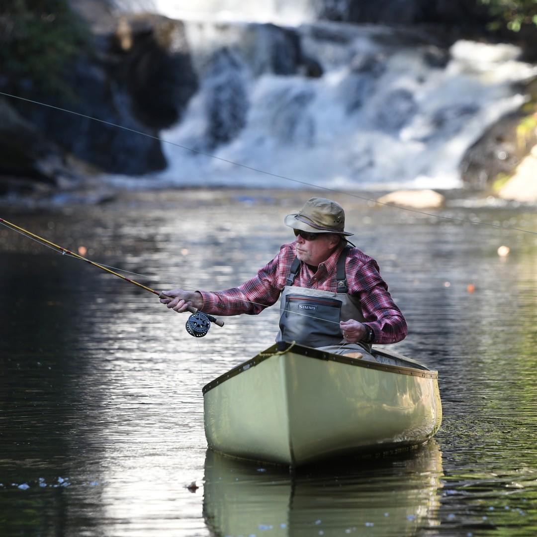 Row, row, row your boat, gently through #HighlandsNC &#128758;

#DYK: Highlands is the perfect spot for mountain fly fishing! Learn more about the best spots for the best catch at the link in our bio &#128031;