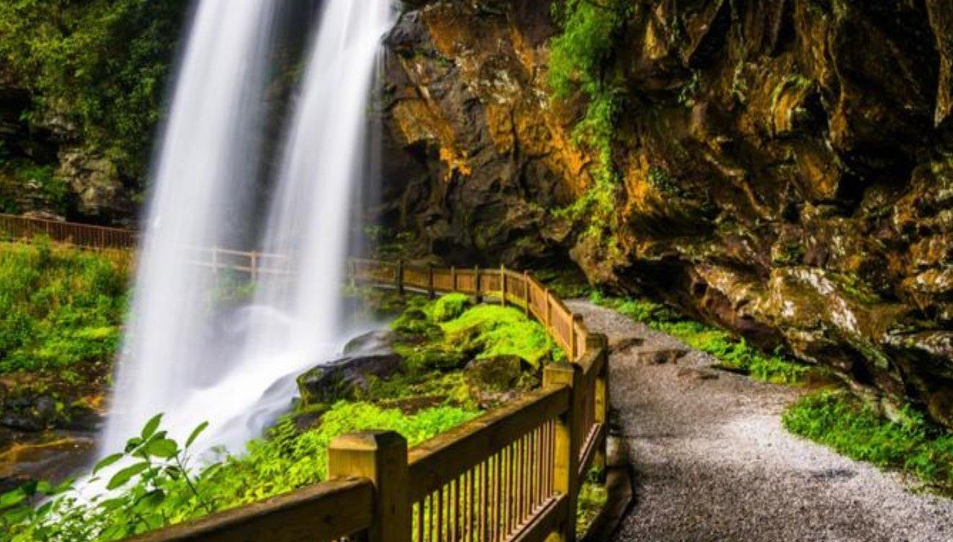 VacationIdea give us their 11 Best Things to Do in Highlands, North Carolina!

Read article with link in profile

 #highlandsnc #visithighlandsnc #HeightofHappiness