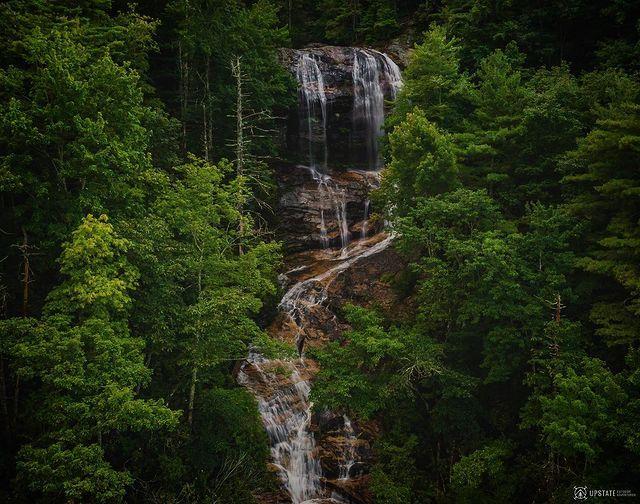 The #HeightofHappiness as explained by 📸.

#HighlandsNC #VisitHighlandsNC #HighlandsWaterfalls 

📸: instagram.com/upstateoutdooradventurer