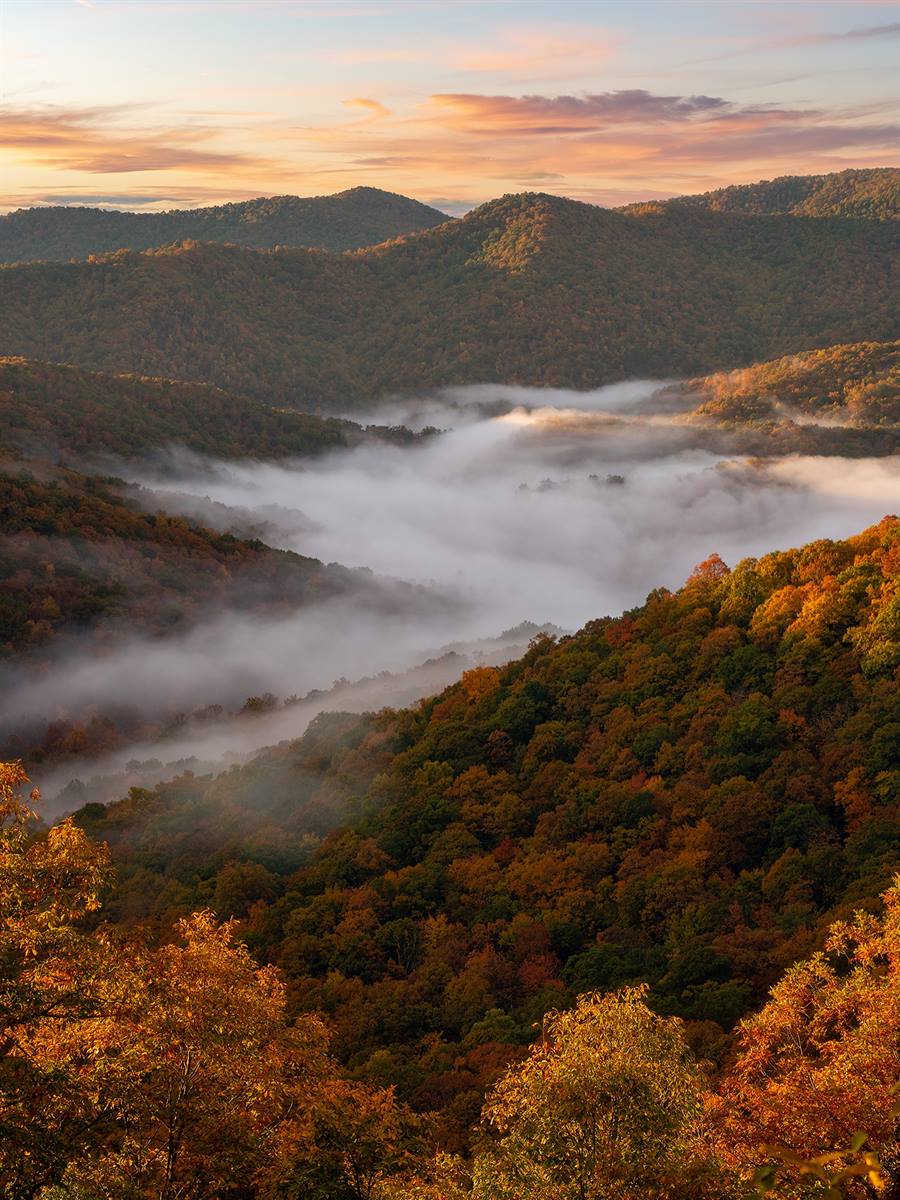 Fall is coming soon to the Blue Ridge Mountains! We’re gearing up and eager to guide you to the best locations this October 🍁 

I’m not quite done posting images from the west but wanted to plant the seed and remind folks one of the best seasons for photos in Western North Carolina is on our doorstep. My senses say it’ll be a good year for color, especially if we can get an early cold snap 🙏🏻

We’ll see you soon in WNC!