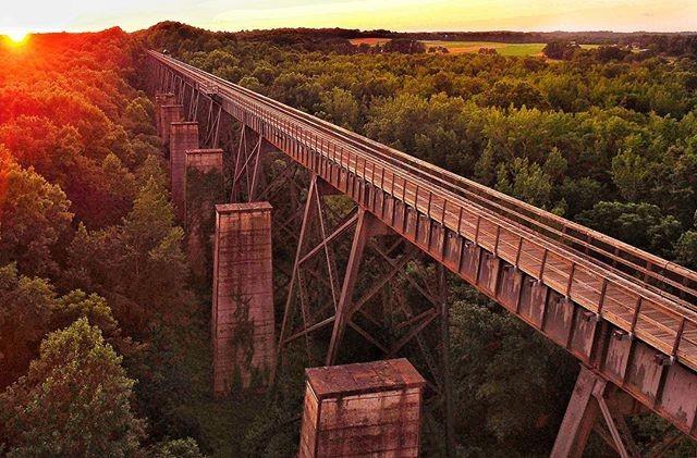 Walk. Bike. Ride. 
The majestic High Bridge is more than 2,400 feet long and 125 feet above the Appomattox River. It is the longest recreational bridge in visitvirginia and among the longest in the United States. 📷: bigorangeframe

#vastateparks #bridge #railtrail #civilwar