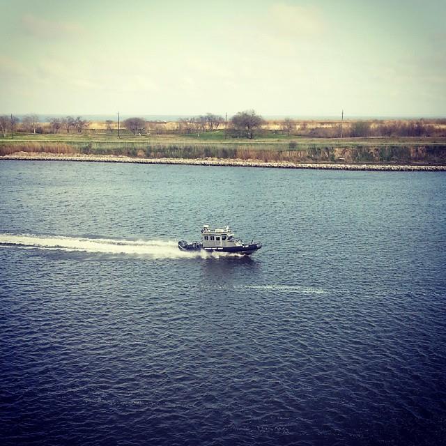just passing... #jeffersoncountysheriff #jeffersoncountysheriffpatrolboat #patrolboat #jeffersoncountytx #portarthurtx #texas