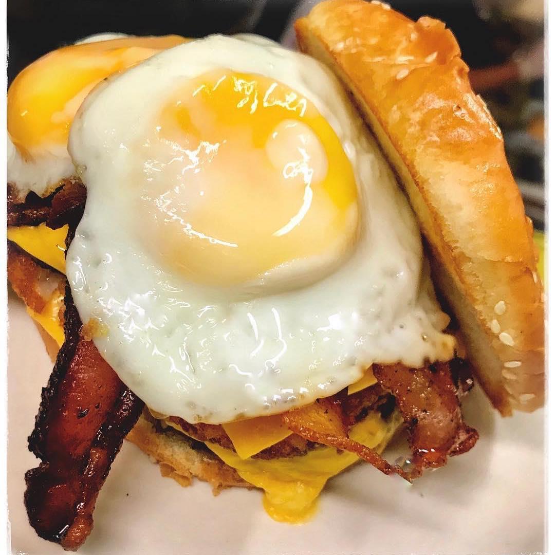 Say yes to the mess at Oscar's Restaurant in Roanoke Rapids! 🍳🥓
(📸: oscarsdiner) #DiscoverHalifaxNC #VisitNC