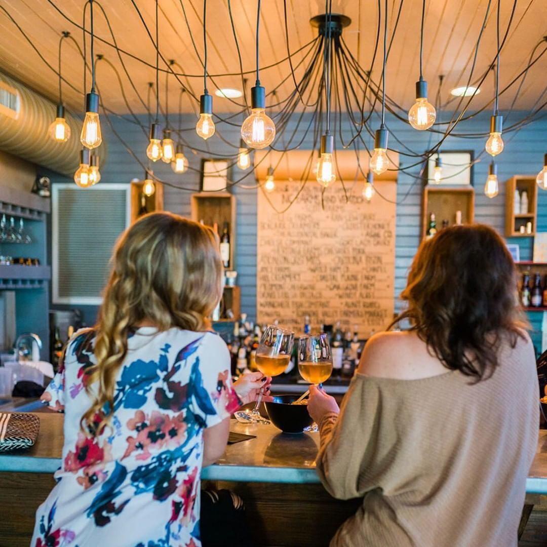 Cheers to thehenandthehognc making this list of "Top 5 Best Destination Restaurants in Eastern NC you Need to Try" as imfixintoblog shares of Halifax, "It just so happens to be the town that sparked my interest in history, exploring, and constantly wanting to learn more." 💛
(📸: gloryrozephotography) #DiscoverHalifaxNC #VisitNC