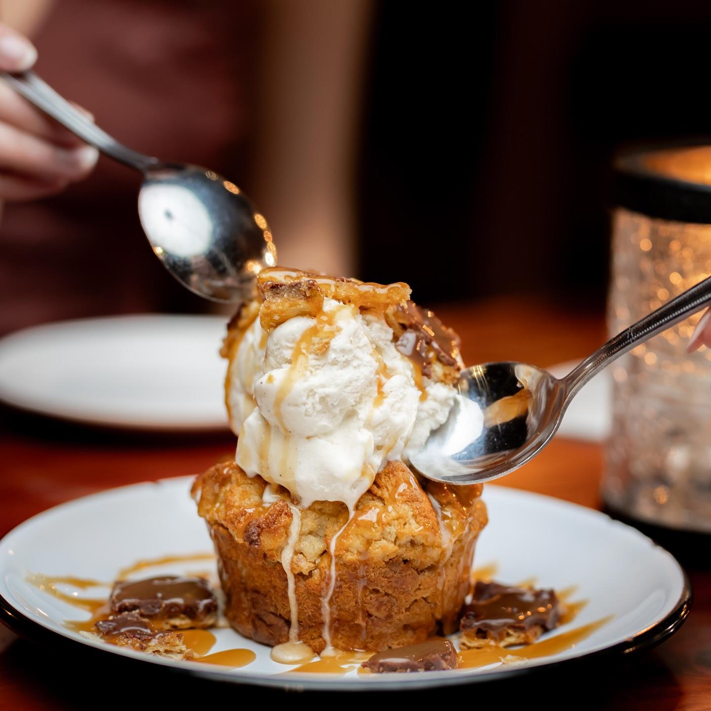 GIVEAWAY ALERT! Known for bacon, bourbon, and over-the-top American classics, The Hound in downtown Auburn is a favorite for lunch, dinner, and weekend brunch. With 28 rotating craft beers, bold flavors, and classic menu favorites, you’re guaranteed a good time. Lucky for you, we are giving one winner a $100 gift card!

How to enter:
1. Like this post.
2. Follow auburnopelika 
3. Follow auburnhound 
4. Tag a friend!
5. Share the yumminess to your story!

Giveaway will end on Thursday (7/24) at midnight. The winner will be contacted via direct message on Friday (7/25). Good luck!

#auburnopelika #auburnhound #downtownauburn #bacon #bourbon #americanclassic #brunch #lunch #dinner #baconandbourbon #thehound #eatlocal