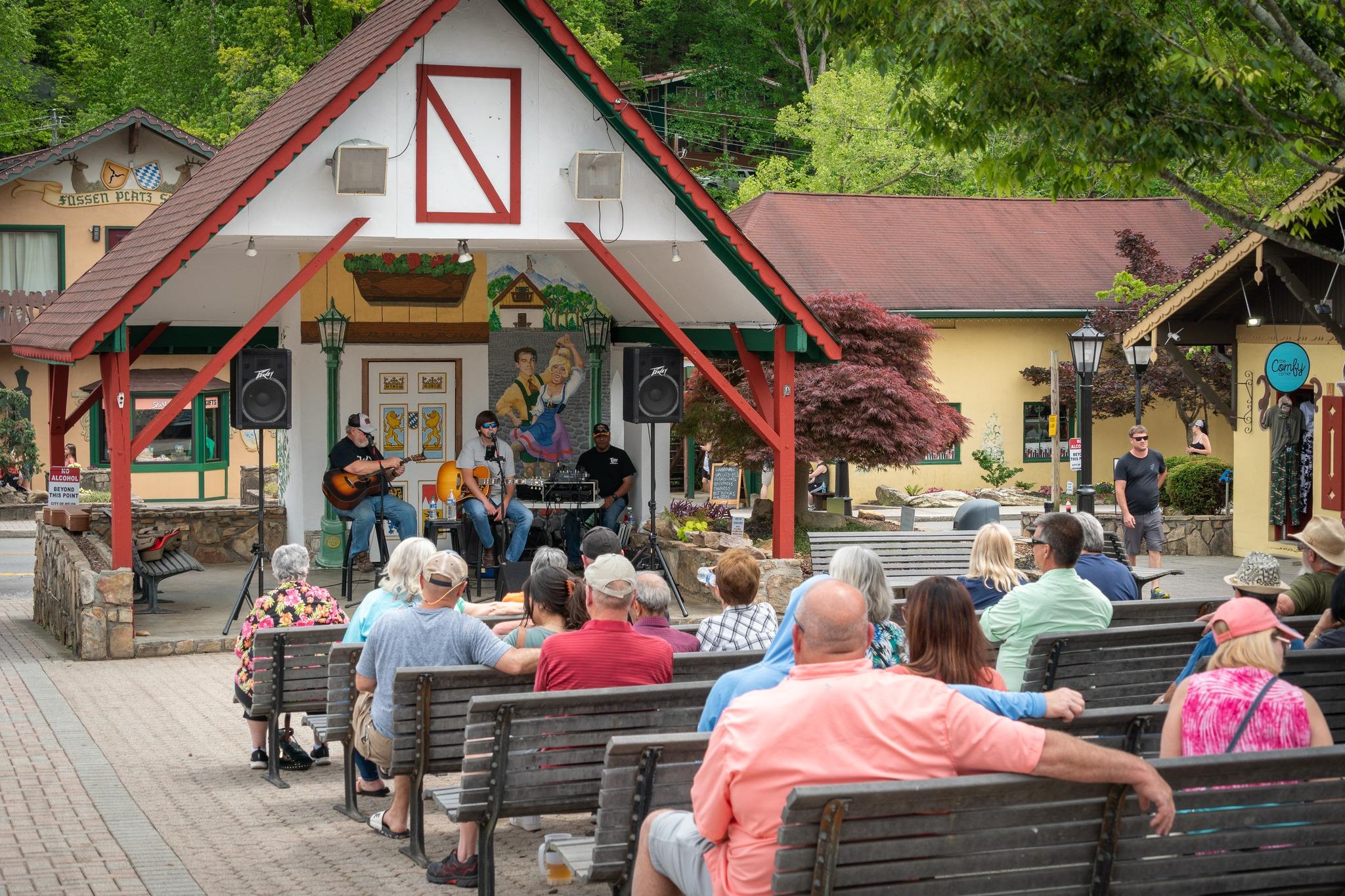 Mark your calendars on April 24-26th for the annual Alpine Helen Songwriters Festival in downtown #AlpineHelenGA. 

#alpinehelensongwritersfestival #helenga #songwritersfestival #northga