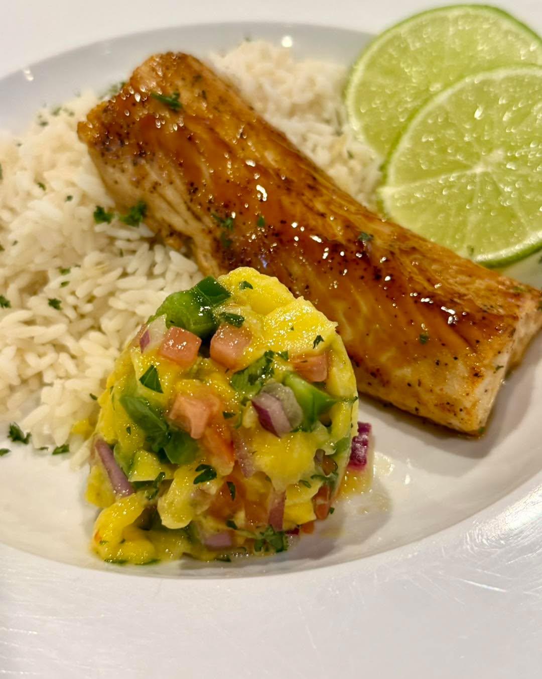 TGIF! Yall come try this blackened teriyaki Mahi with mango salsa‼️ 

Live music tonight and Saturday from 6-9! 🎶 

☎️ (706) 878-2739
📍 807 Edelweiss Strasse Helen, Ga 30545
🚗 Find us on DoorDash or order online at www.biggdaddys.com