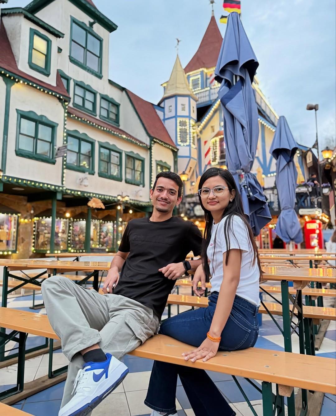 Vibe-based travel in #AlpineHelenGA. [aatishgurung]