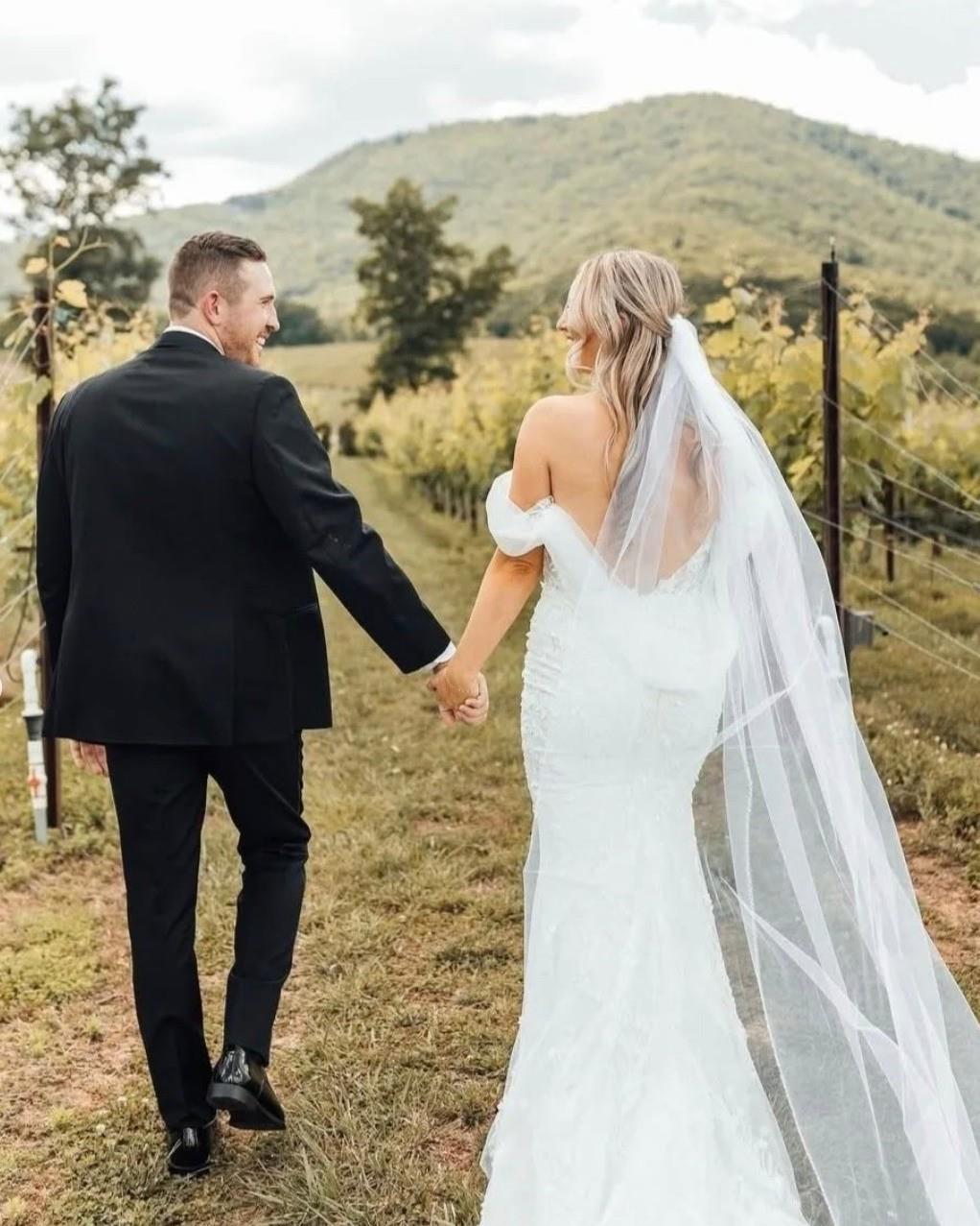 From this day forward. Plan your happy beginning in #AlpineHelenGA.

📍: @yonahmountainvineyards 
📍: @cenita_venue
📍: @alpineweddingchapel 
📍: @uhuburg

#northgaweddings #helenga #northga #mountainwedding #winerywedding #southernweddingplanning