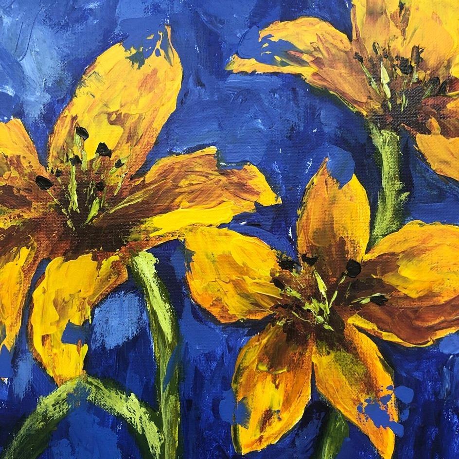 Skip the pollen and display a bouquet that won't make you sneeze with a trip to the floral painters of Helen Arts and Heritage Center (25 Chattahoochee Strasse). | @helenartsga 

#helenartsandheritagecenter #northgaartists #northga #helenga