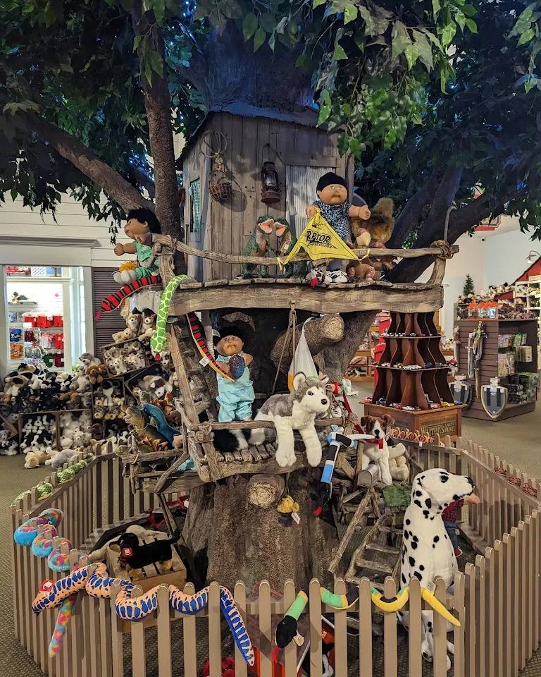 Your weekend itinerary: less itinerary. #AlpineHelenGA 

📍: @cabbagepatchkidsdelivery 
📍: @yonahmountainvineyards 
📍: @folkpotterymuseum 
📍: @helenfoodtours
