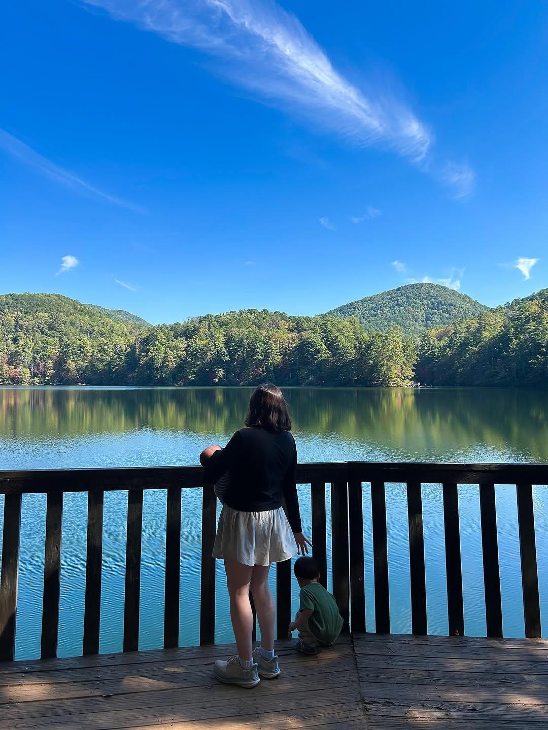Press pause and let the day unfold naturally. 🌿

At Unicoi, family time isn’t scheduled - it just happens. 

Skipping stones, sharing snacks by the lake, wandering trails with no destination… the simple stuff hits different out here. ✨

What are you packing in your picnic bag for a day in the park!? 

Photo Credit: leeannmlopez 

#UnicoiStatePark
