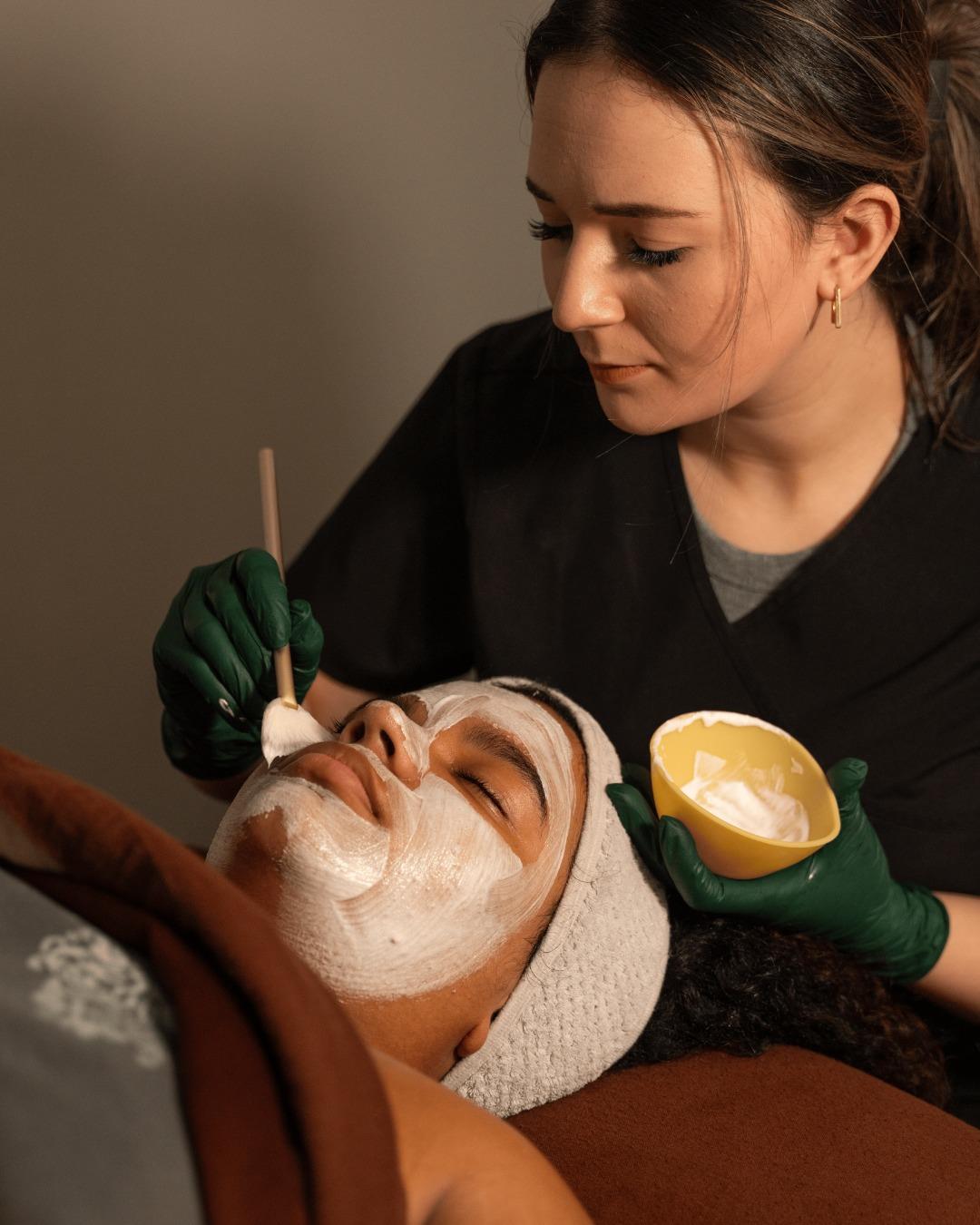 Step into solasta_spa and let the world soften for a moment. 

Warm light, calming scents, and treatments designed to quiet the noise you’ve been carrying. This is where tension unravels, shoulders drop, and your breath finally catches up with you.

📲 Your reset is waiting at the link in bio.