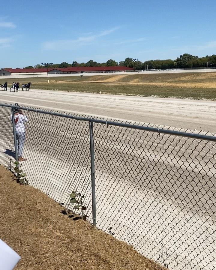 There was some excitement in Oak Grove yesterday during @oakgrove_gaming first race of the season! Did your horse win? You can see the races and place your bets from October 14-November 16th.  For a full schedule visit oakgrovegaming.com #travelky #kyhorses #kyadventure #visitoakgroveky