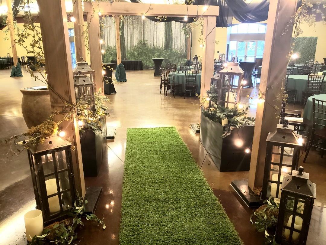 Enchanted Forest Theme from a recent party here at Valor Hall! 

#visitoakgroveky #oakgroveky #fortcampbell #valorhall #kentuckylife #KentuckyLiving #rossviewhighschool