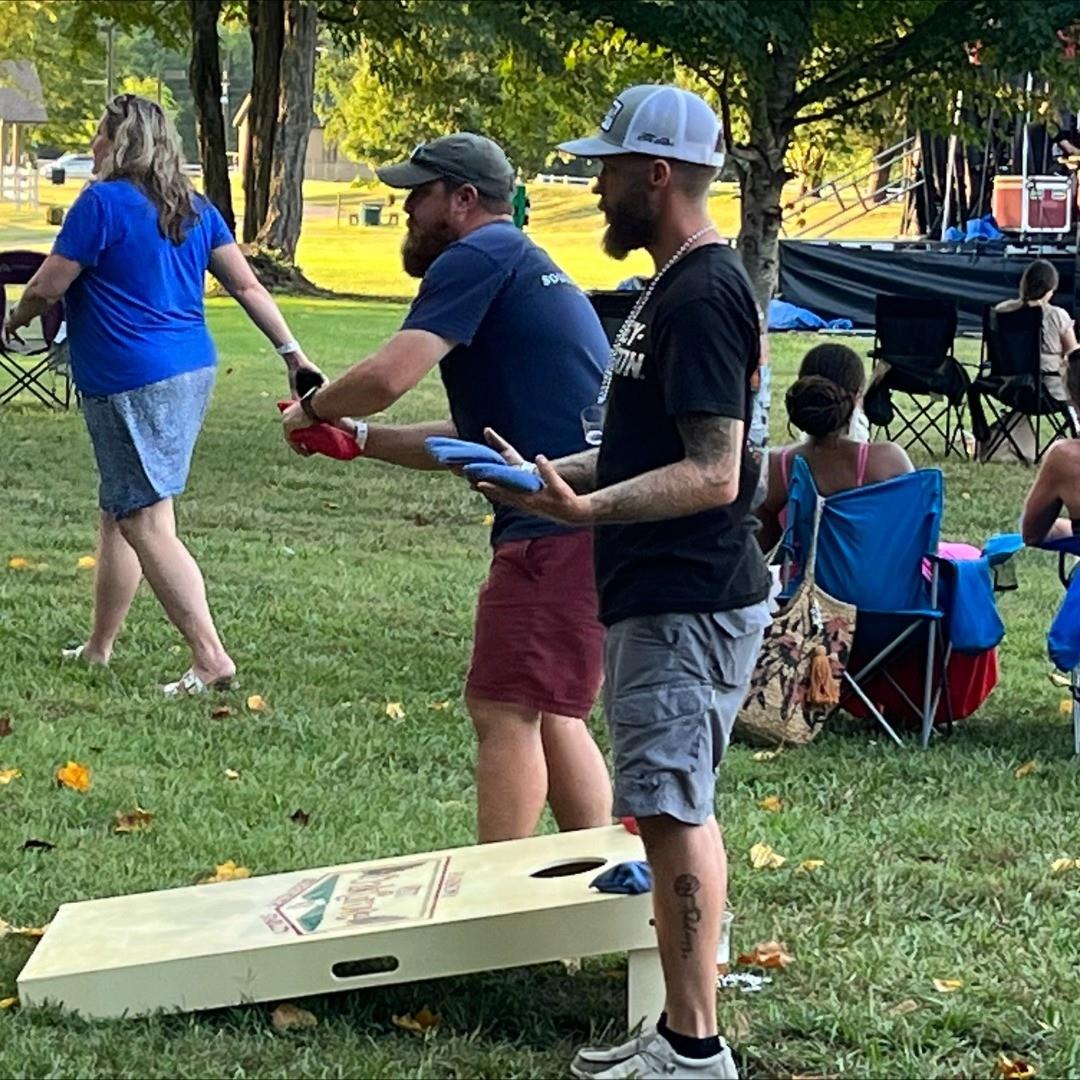 Everyone loved playing corn hole at the Kentucky Bands Bourbon and Wine Festival!

#visitoakgroveky #oakgroveky #fortcampbell #valorhall #TeamKentucky #kytourism #kybourbontrail #kywineries