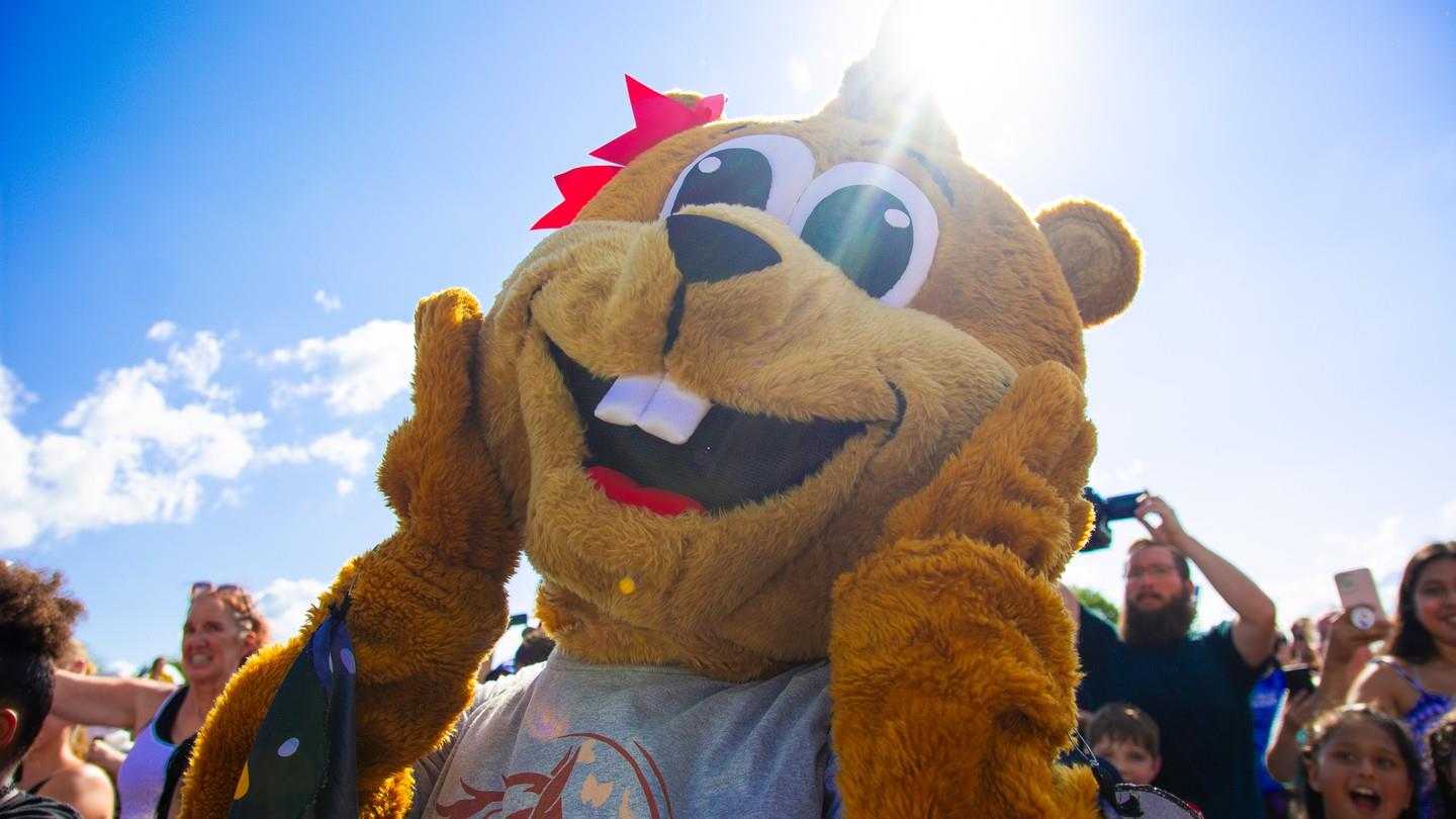 Our mascot Pearl the Squirrel was amazed at the butterfly release during our award-winning Oak Grove Butterfly Festival!

#pearlthesquirrel #mascot #butterflyfestival #visitoakgroveky #oakgrovetourism #valorhall #teamkentucky #travelky #butterflies