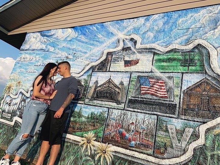 “The sun shines bright on my old Kentucky Home” 
Photo taken by @kells.wills Kentucky Mural located inside the Oak Grove War Memorial Walking Trail across from @valorhalleventcenter #visitoakgroveky #visitoakgrove #kentuckymurals #fortcampbell