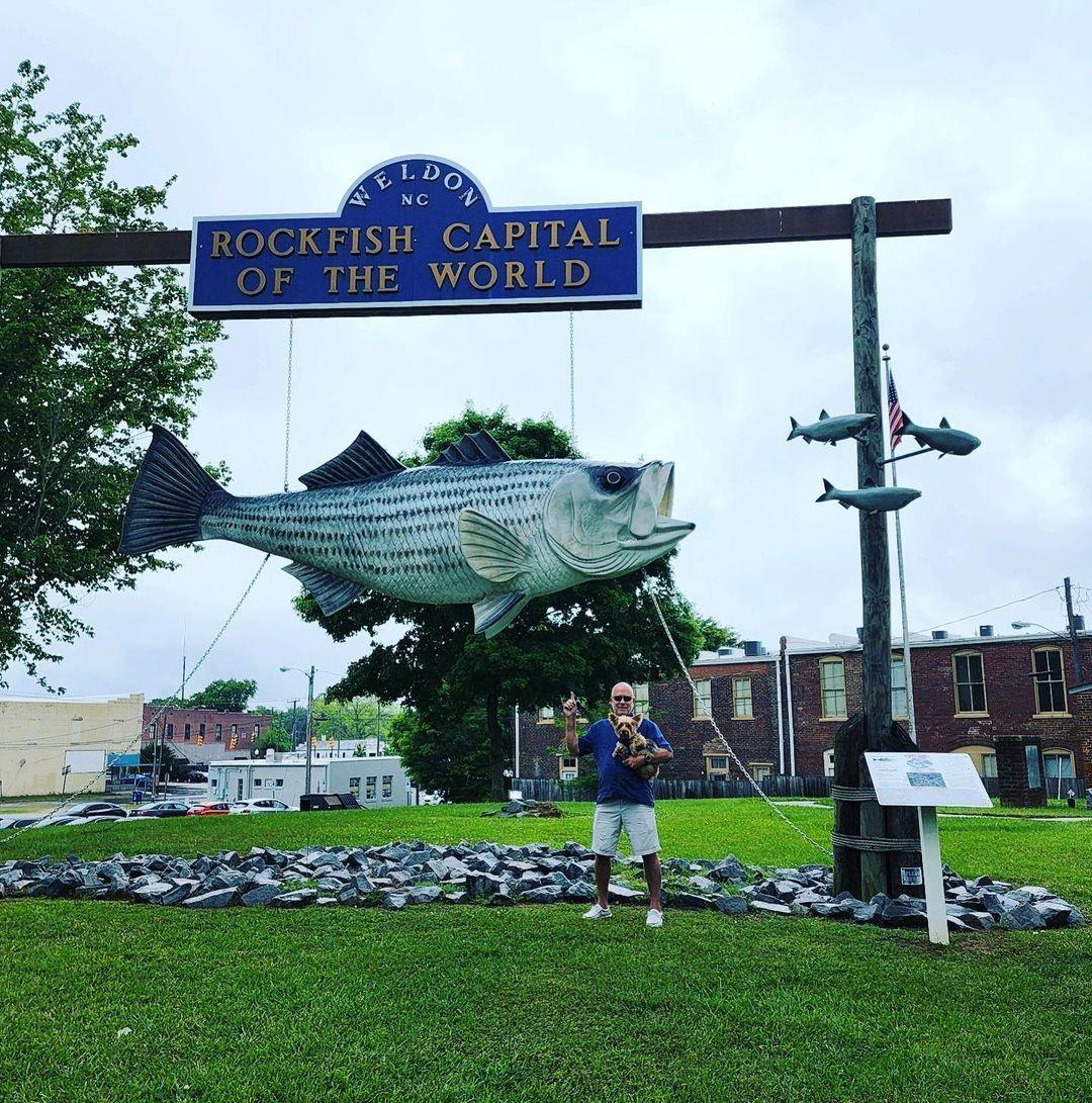 #WhenInWeldon Stop for a "reel" good photo opp! 😉 
.
📷: @wfizell
#DiscoverHalifaxNC #VisitNC #RockfishCapitaloftheWorld