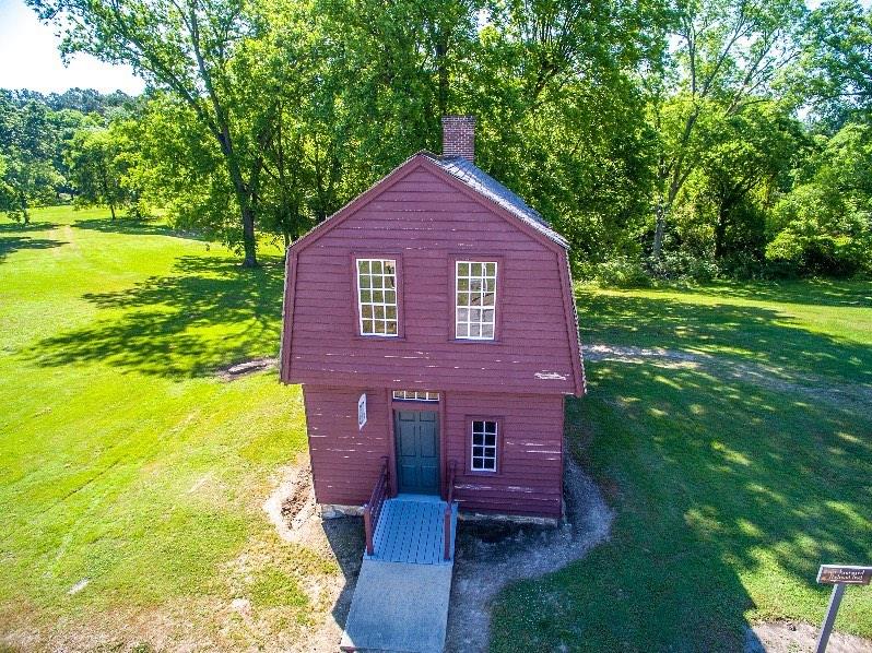 The Taproom at Historic Halifax served as a gathering place for townspeople in the colonial days. Games like, backgammon, chess, checkers, and card games were part of the routine. What games have you been enjoying?
📸: Flyboy Aerial Photography
#DiscoverHalifaxNC #VisitNC
@historichalifaxnc