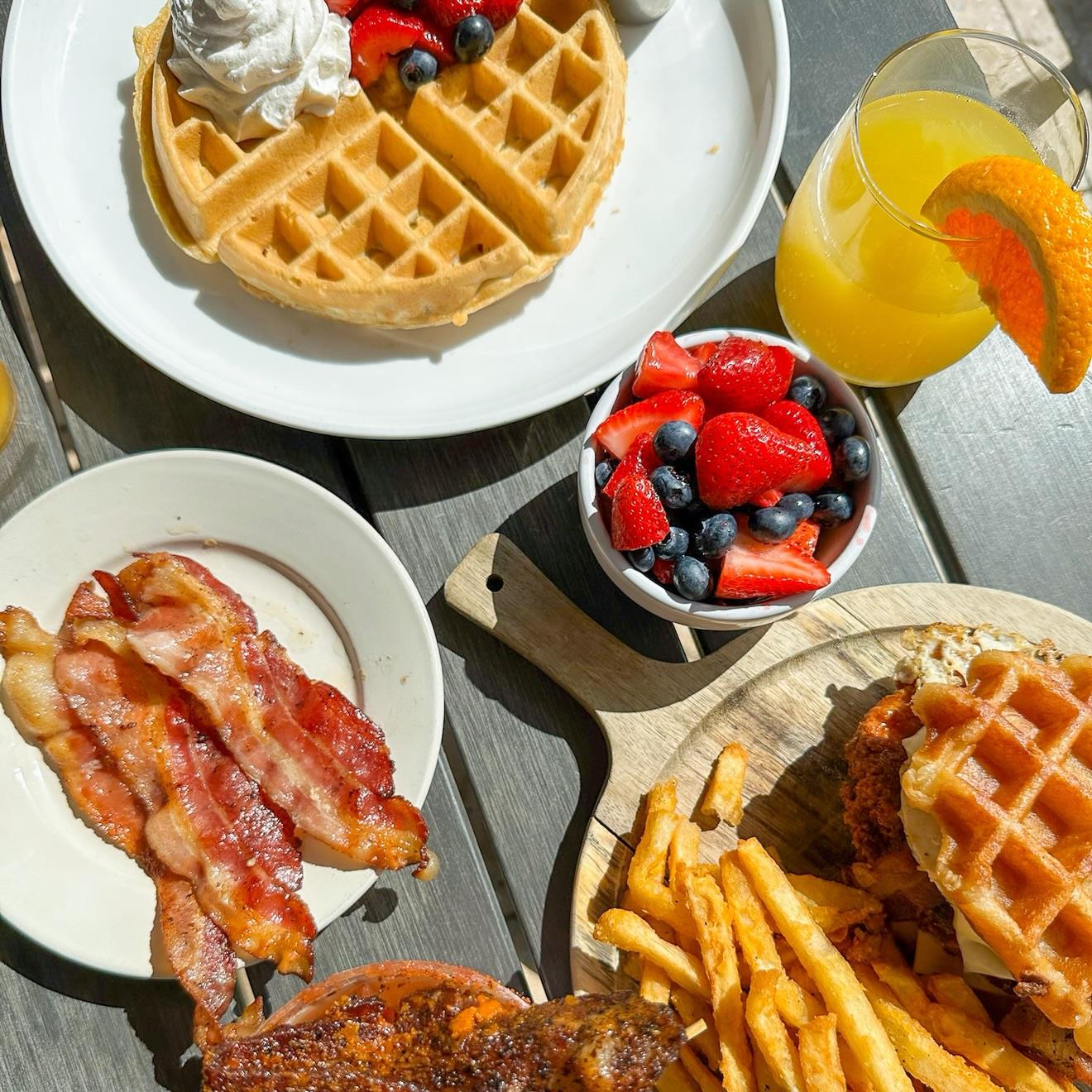 Sunday brunch at Outriggers = the best Sunday fun day you can have in NSB! See you then, if not sooner! 

#outriggerstikibarandgrille #newsmyrnabeach #newsmyrnaeats #nsbeats #visitnsb #travelnsb #lovensb #nsb visitnewsmyrnabeach