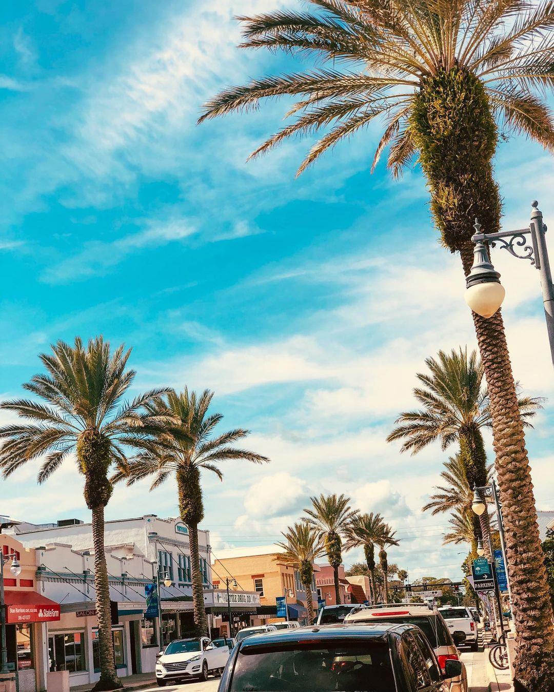 First Saturday, favorite Saturday. 😍 Double-tap if you agree.

Head down to Canal Street tomorrow for:
Art Stroll 🎨 9:00 am-3:00 pm
Sip & Stroll 🍻 1:00-6:00 pm
Gallery Walk 🖼 4:00-7:00 pm

Visit the link in our bio for more info.
.
.
📸: @Canal_street_nsb
#LoveNSB #LoveFL