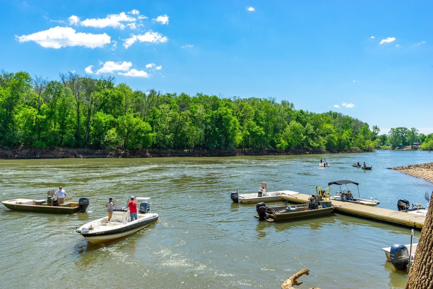 The 2023 Rockfish Harvest Season Opening Day is Here 🎉 
🐟 Find out more: Link in bio
.
#DiscoverHalifaxNC #VisitNC #VisitHalifaxNC #StripedBass #RockFish #FishingSeason