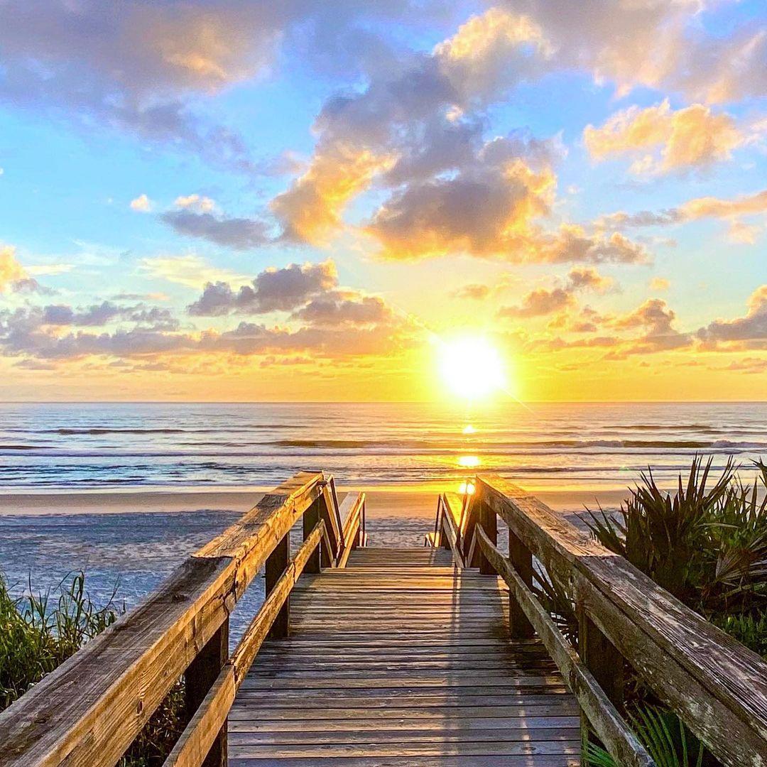 #WokeUpLikeThis
.
.
📸: @DebbieSummers 
#LoveNSB #LoveFL