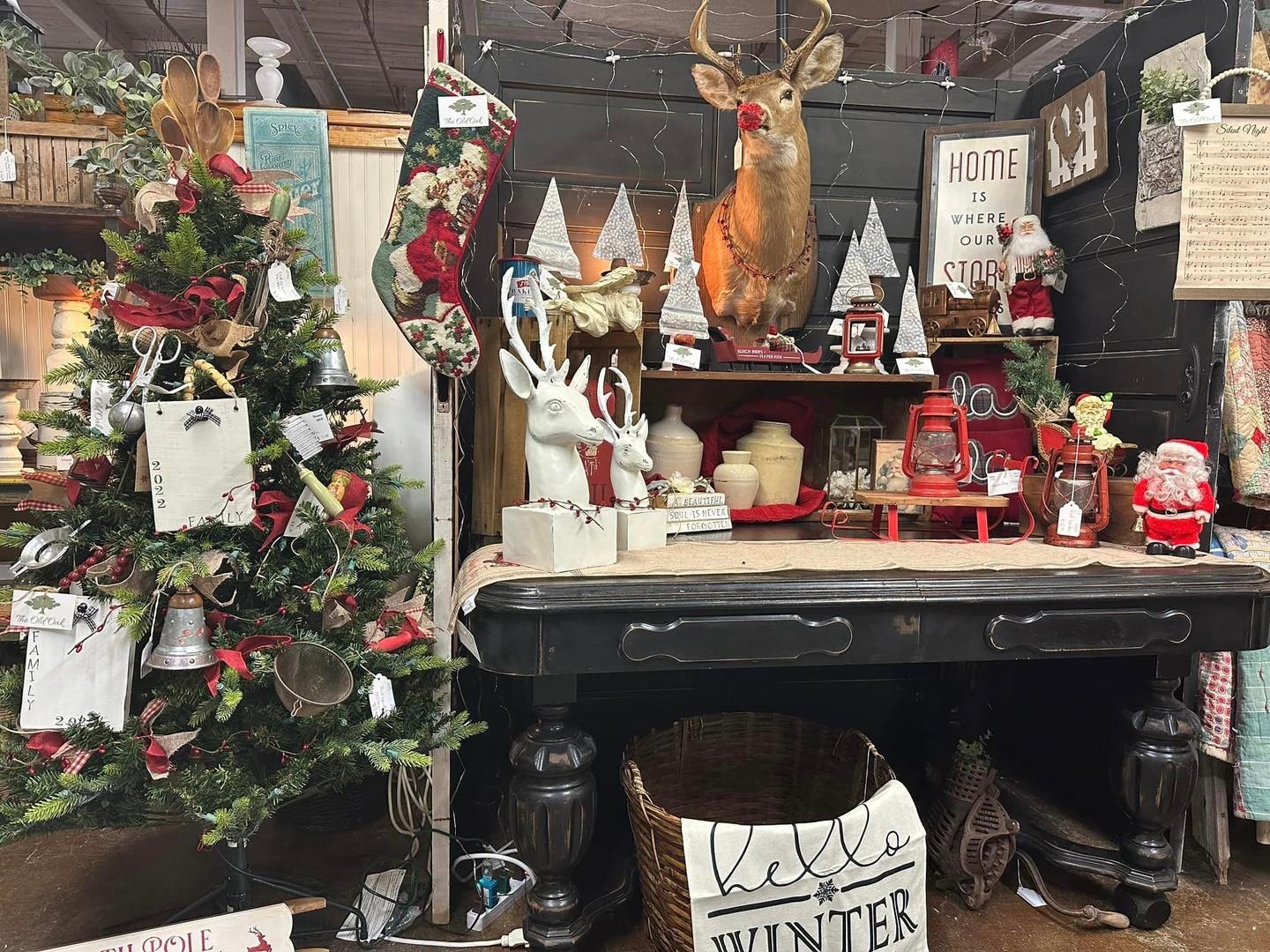 Discover a unique shopping experience at Riverside Mill 😃 
Inside this historic cotton mill you'll find an antique mall combined with an artisan’s gallery 
👉 Plan your trip: Link in bio
.
#DiscoverHalifaxNC #VisitNC #SupportLocal
📷: Riverside Mill/FB