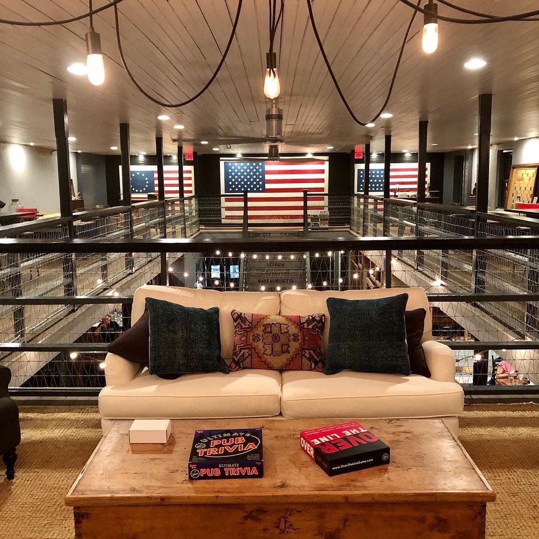 Halifax is the birthplace of the "Halifax Resolves", a document that gave rise to the creation of the Declaration of Independence. @thehenandthehognc wanted to bring attention to the town's important history regarding the birth of our nation and did so brilliantly with their interior design! 
Learn more - link in bio
#DiscoverHalifaxNC #VisitNC 
📷: @our.piece.of.pie