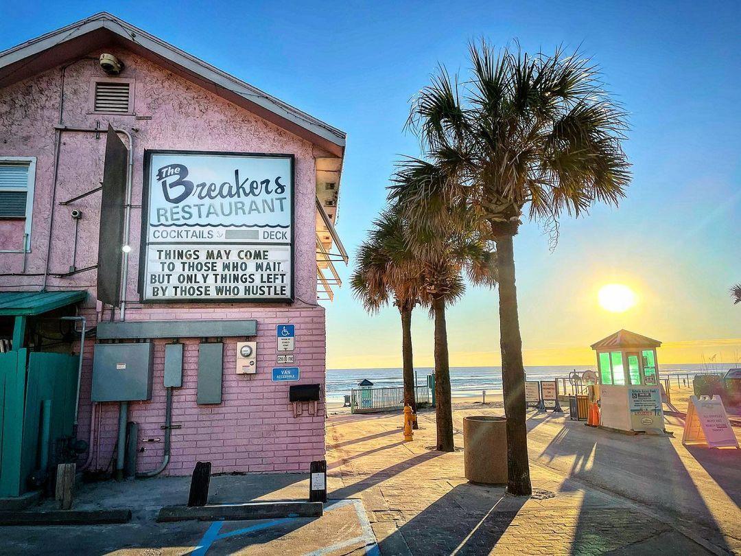 #MondayMotivation from The Breakers Restaurant 
📷: @justgofamily
#LoveNSB #LoveFL