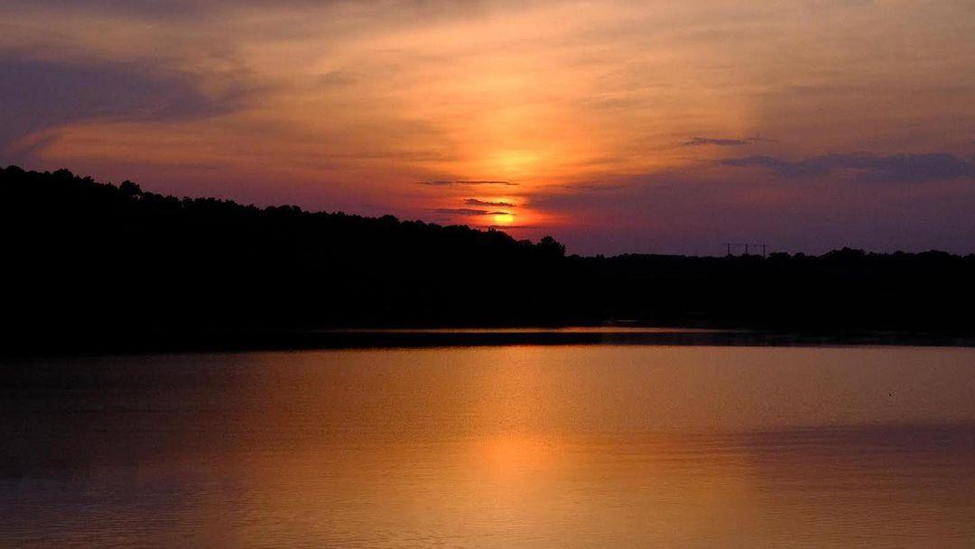#ScenicSunday at Lake Gaston
🌅 
#DiscoverHalifaxNC #VisitNC
📷: @dhphotoconcepts