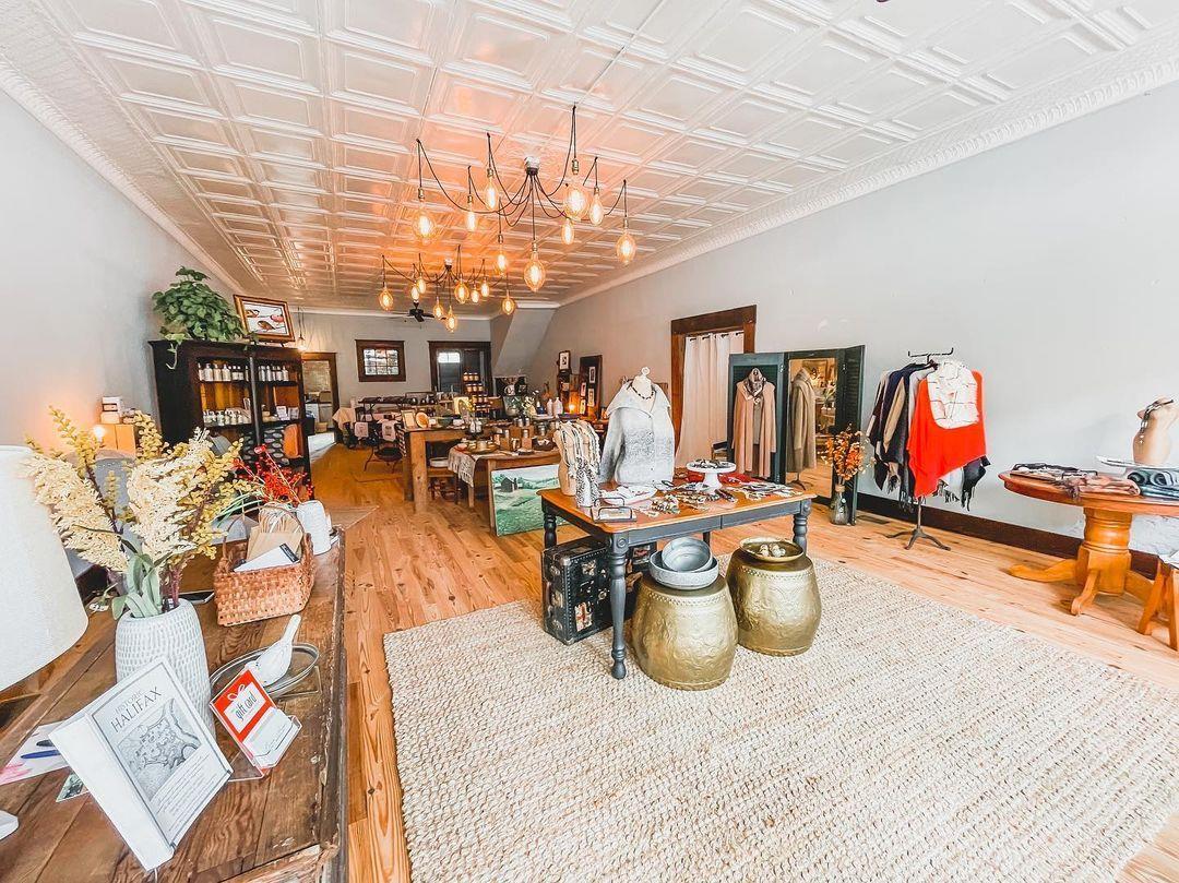 "Home decor, lotions and smell goods are our thing!" - @basshousehalifax
Add this Multi-Merchant Boutique Shop in Halifax to your itinerary! (And save room in your suitcase 😉) 
#DiscoverHalifaxNC #VisitNC
📷: basshousehalifax/Instagram