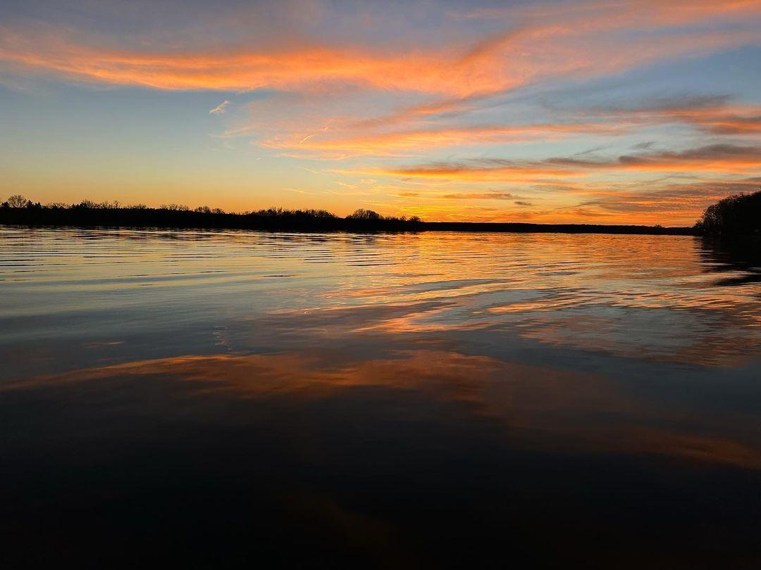 #ScenicSunday inspiration from Lake Gaston 💙 
.
📷: @josiahsegui
#DiscoverHalifaxNC #VisitNC #VisitHalifaxNC