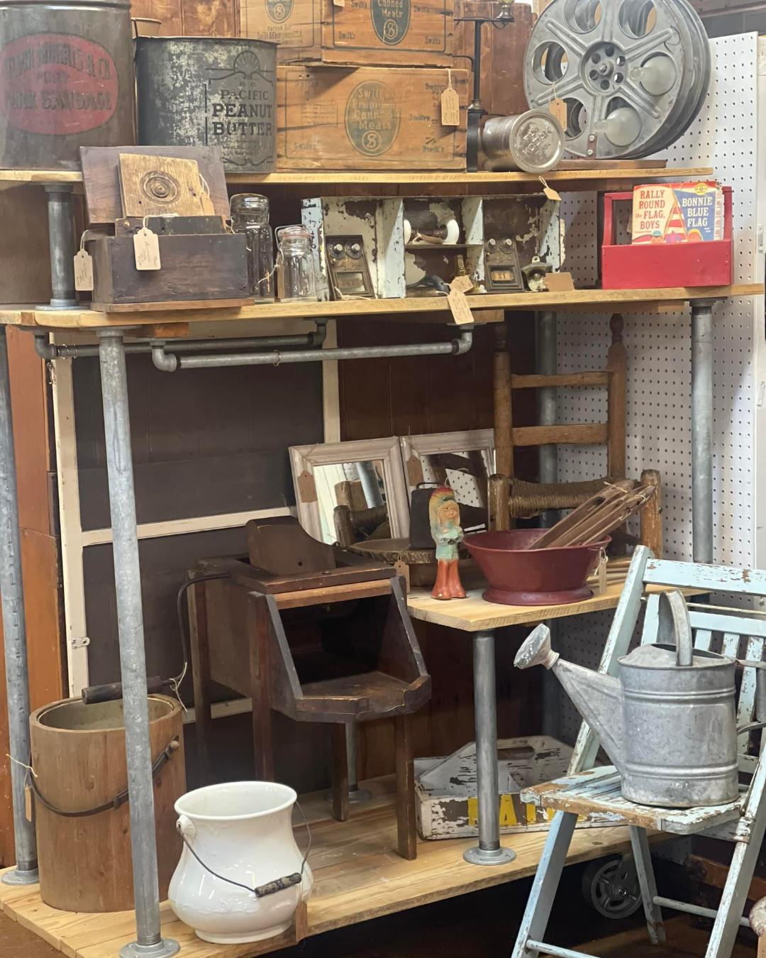 An antique mall is just part of what makes the Riverside Mill in Weldon, NC a MUST stop 'n' shop! It's also home to the largest Gallery of American Craft Art on the I-95 corridor & Outlet Shops. A picker's paradise 🧐 
ℹ️ Learn more: Link in bio
.
📷: Riverside Mill/FB 
#DiscoverHalifaxNC #VisitNC #AntiqueShopping