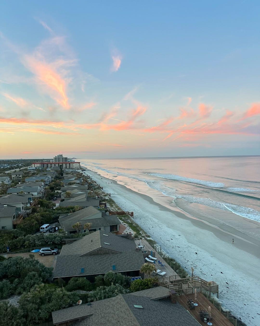 Live your best beach life, one wave at a time 🌊🌞💗 

📷 @abby4cw
#LoveNSB #LoveFL #FloridaBeaches