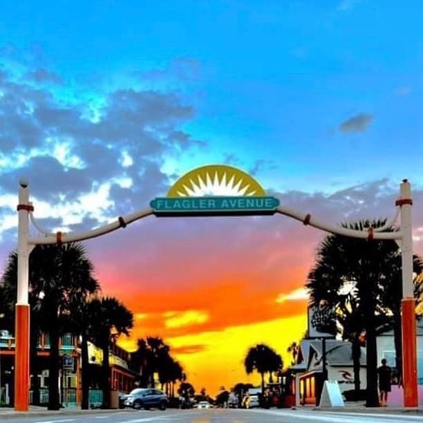 "Sunsets on Flagler Avenue are everything" - @oceania_beach_club
Location link in bio.
#LoveNSB #LoveFL #FlaglerAveNSB
📷: oceania_beach_club/Instagram