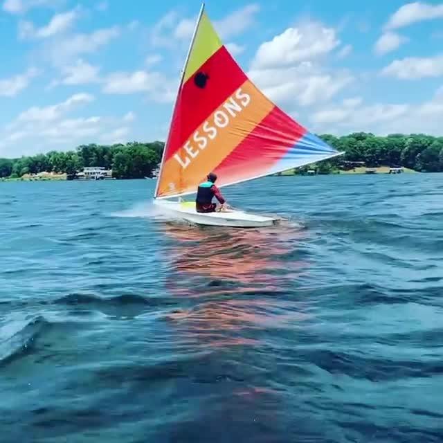 Sundays by the water! Learn how to sail with Lake Gaston Sailing for unforgettable new experiences at the lake. Located at 1881 Eaton Ferry Rd. Littleton NC. 
📹: @lakegastonsailing1 
#DiscoverHalifaxNC #VisitNC