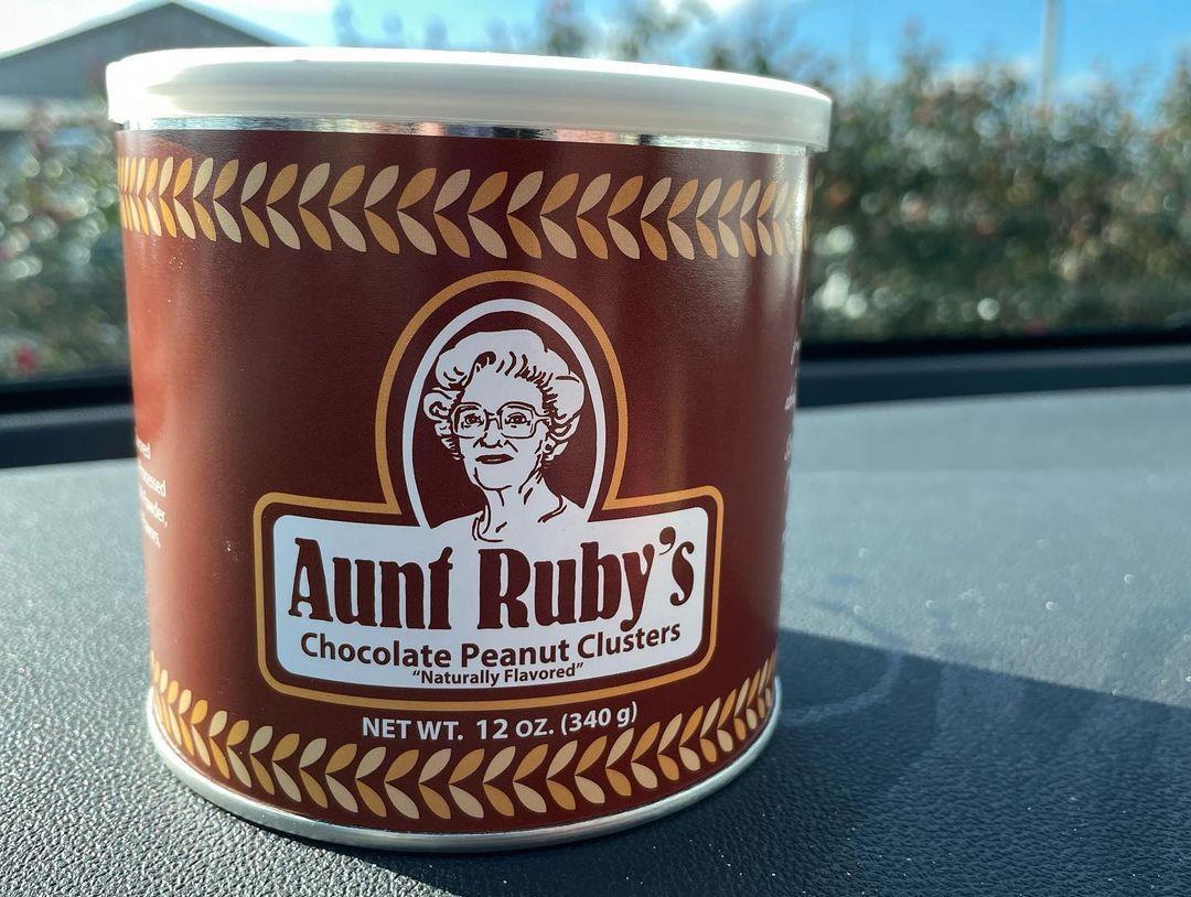 In honor of National Peanut Month, we want to know...
🥜What's your favorite flavor of @aunt_rubys_peanuts?
👇 Let us know in the comments!
.
📷 @theroadtrippinfoodie
#DiscoverHalifaxNC #VisitNC #VisitHalifaxNC #NationalPeanutMonth