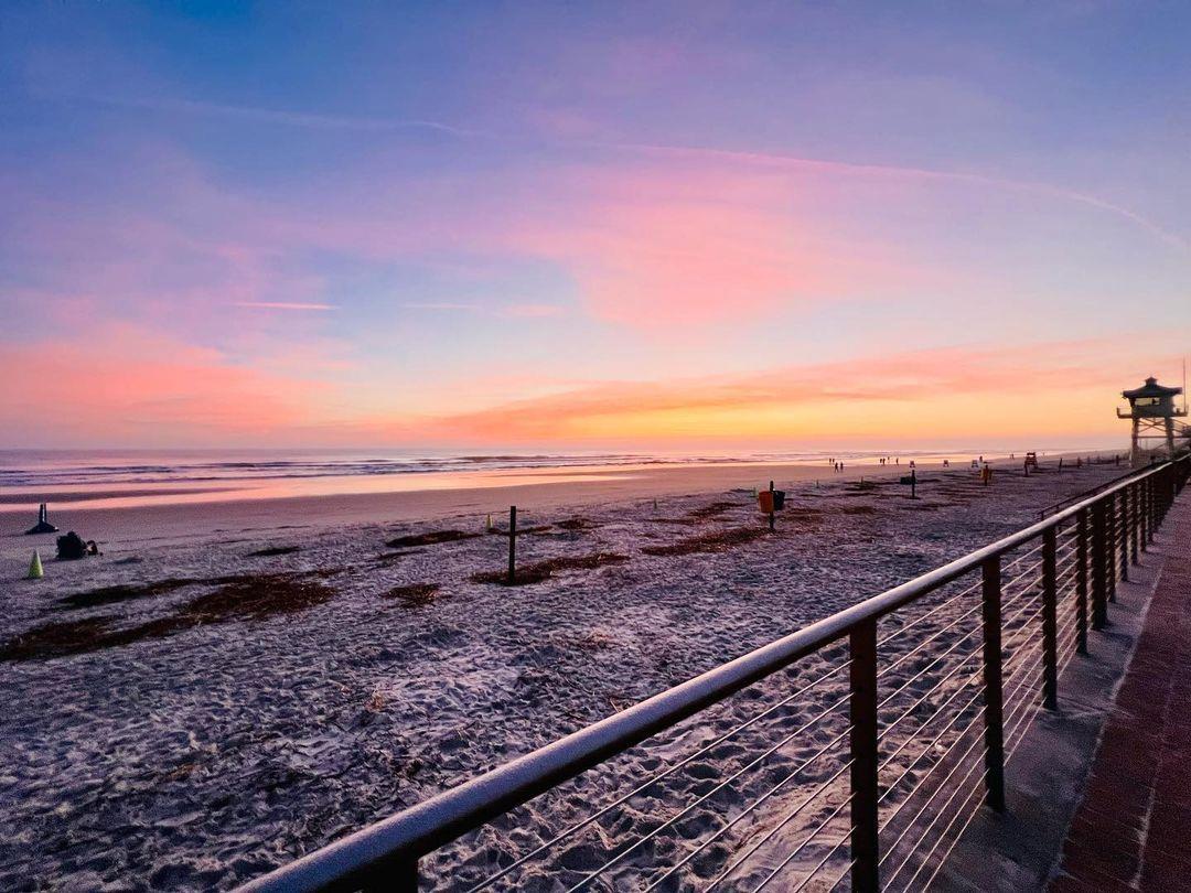 Another picture-perfect sunrise 💕 We hope this brings you joy.
Share your sunrise pictures by using #LoveNSB 
📷: @scoopsamazinglife 
#LoveFL