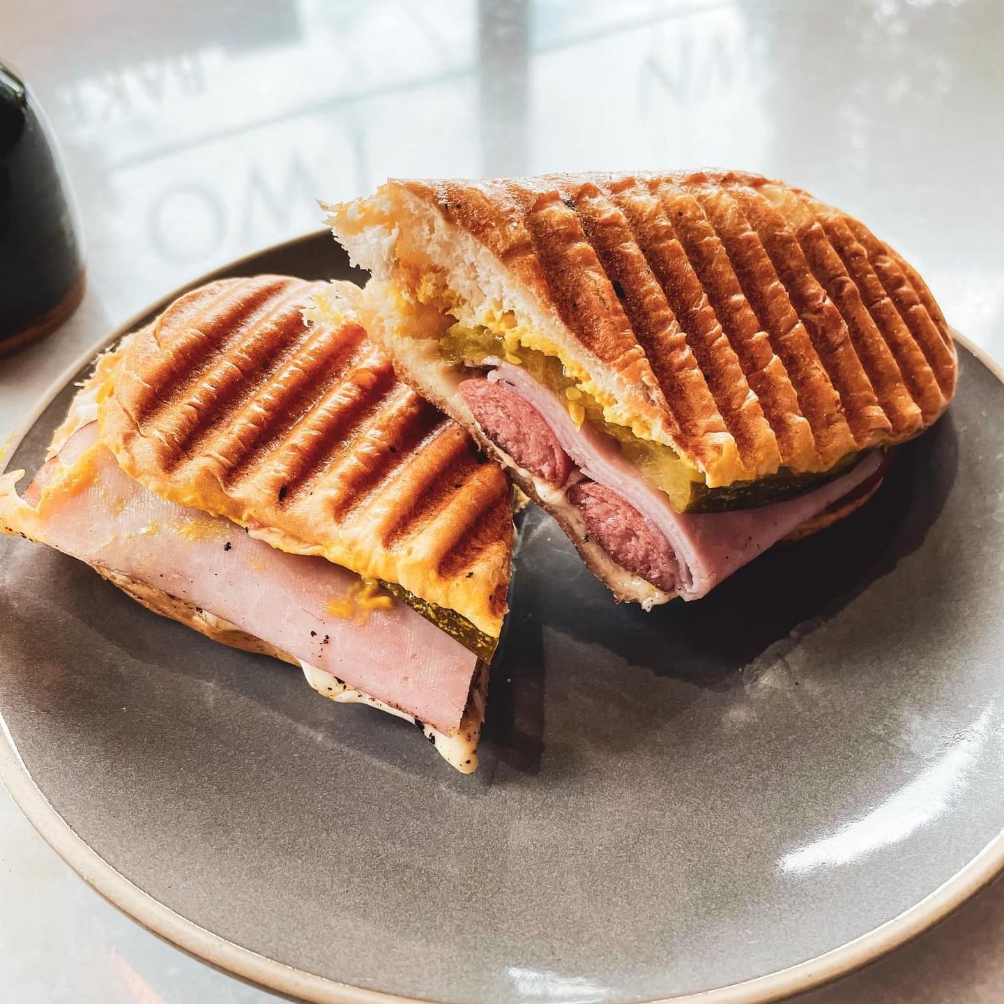 Cuban. Hotdog. Sandwich. 😳
Find it at Two Doors Down in Halifax
📍20 King Street, Halifax
.
📷: Two Doors Down/FB 
#DiscoverHalifaxNC #VisitNC