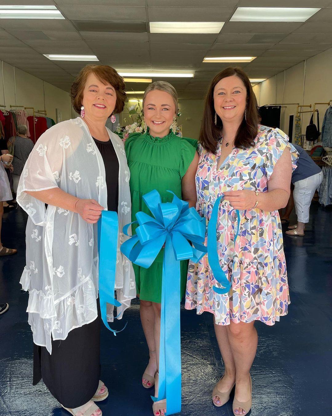 #FBF Welcoming @theshoppelkg to Littleton last May! 
#SupportLocal when you plan a stop there 🛍️ 
📍 104 E South Main St
.
📷: theshoppelkg/IG
#DiscoverHalifaxNC #VisitNC