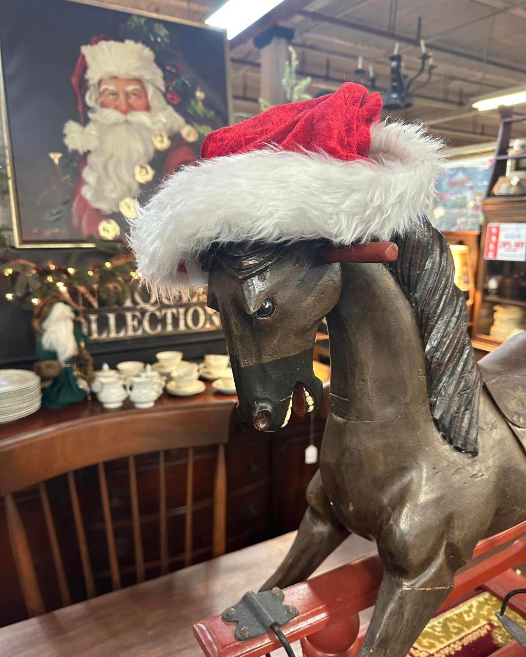 Nov 11-13: Head to Riverside Mill for their biggest event of the year 🎁
Their annual Holiday Open House will feature sales throughout the Mill, door prize drawings, free refreshments & Santa 🎅 
🎄 Open House Info: Link in bio 
.
📷: Riverside Mill/FB
#DiscoverHalifaxNC #VisitNC