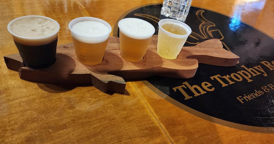 Go Fish for Craft Beer Flights at The Trophy Room 😃 
📍 18 S. King Street, Halifax
.
📷 The Trophy Room/FB
#DiscoverHalifaxNC #VisitNC #VisitHalifaxNC #CashBingo