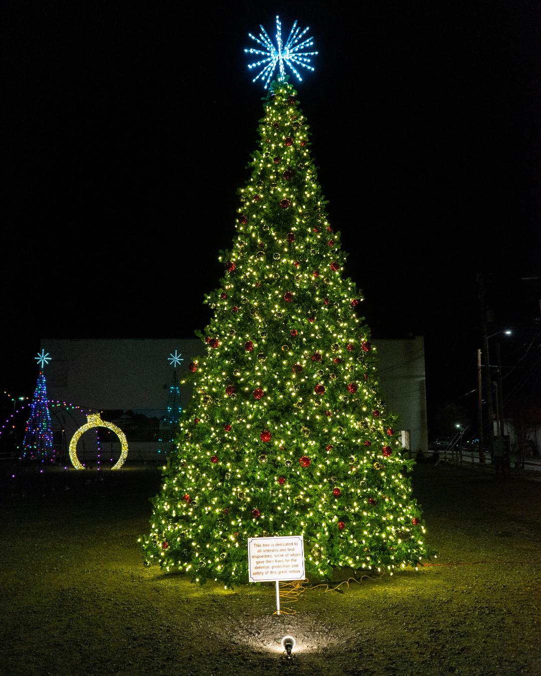 We Wish You A Very Merry Christmas 🎄 
- The Visit Halifax County Team
.
#DiscoverHalifaxNC #VisitNC