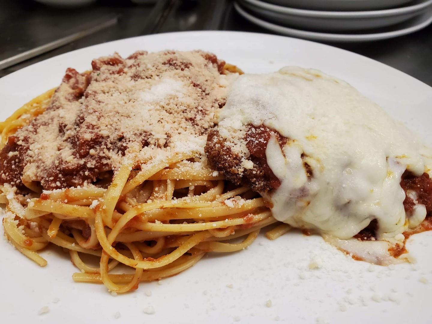 "We had takeout tonight and the food was amazing as well as the staff!! I will definitely order out or dine in again!!" -Michele Mercer, FB Review of Nikis Italian Bistro 
📍1011 Roanoke Ave, Roanoke Rapids
.
📷Nikis Italian bistro/FB
#DiscoverHalifaxNC #VisitNC #VisitHalifaxNC