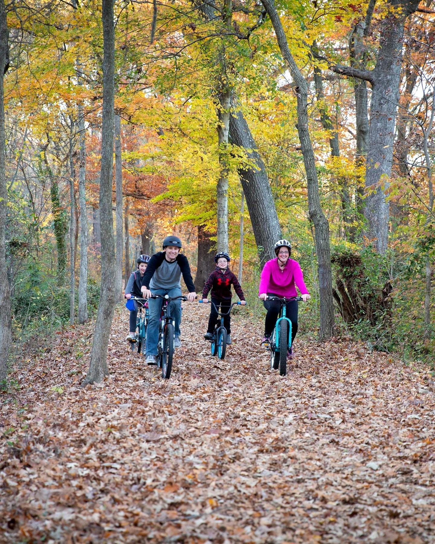Fall is just around the corner. But, can you feel it yet? 🍂 Pictured here is the Roanoke Canal Trail, in which you can rent a bike to explore using the Bicycle Loaner Program! Download the brochure with the link in our bio!
📸: Visit Halifax Media Library
#DiscoverHalifaxNC #VisitNC